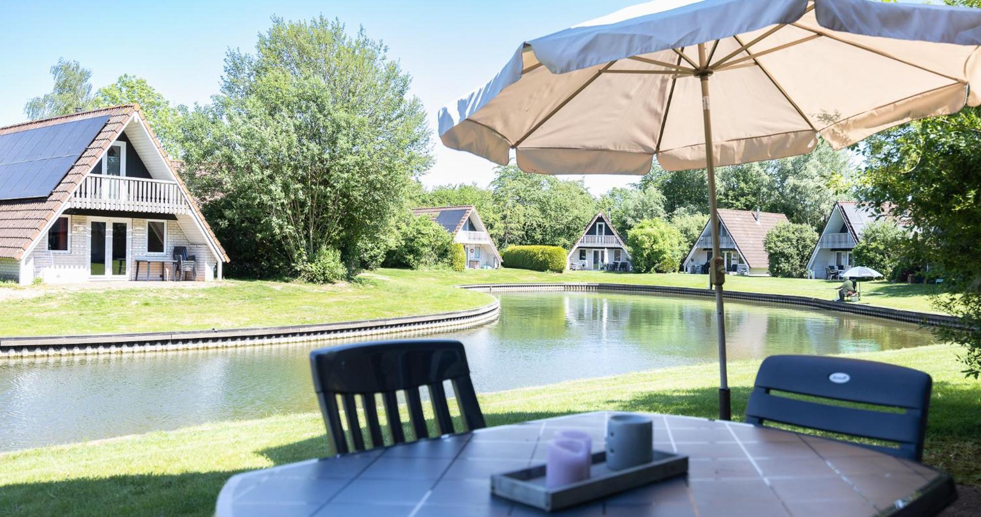 De Waterlelie Gezellig En Sfeervol Aan Het Water Villa Gramsbergen Exterior photo